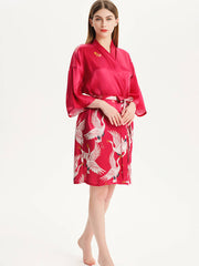 Bata de kimono de seda corta con grulla roja pintada a mano