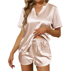 Zweiteiliges Pyjama-Set aus Seide mit V-Ausschnitt. Kurzes Damen-Pyjama-Set aus Seide